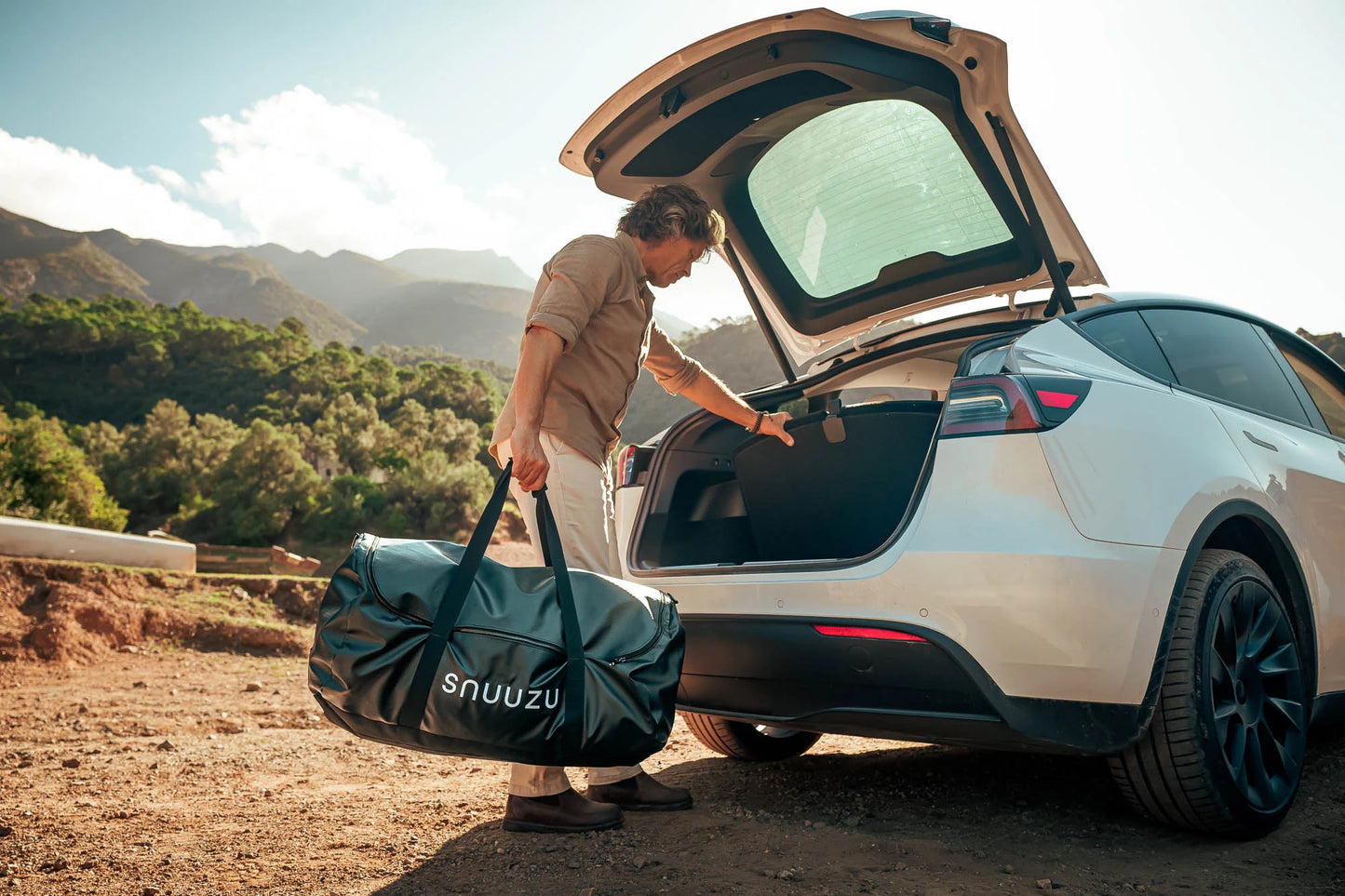 Snuuzu Campingmatras voor de Tesla Model Y
