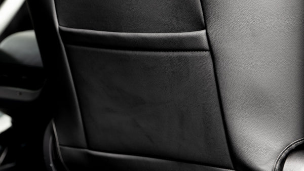 Auto-organizer tussen de voorstoelen, auto-meshvak voor in de auto Auto-organizer tussen de voorstoelen, auto-meshvak voor in de auto